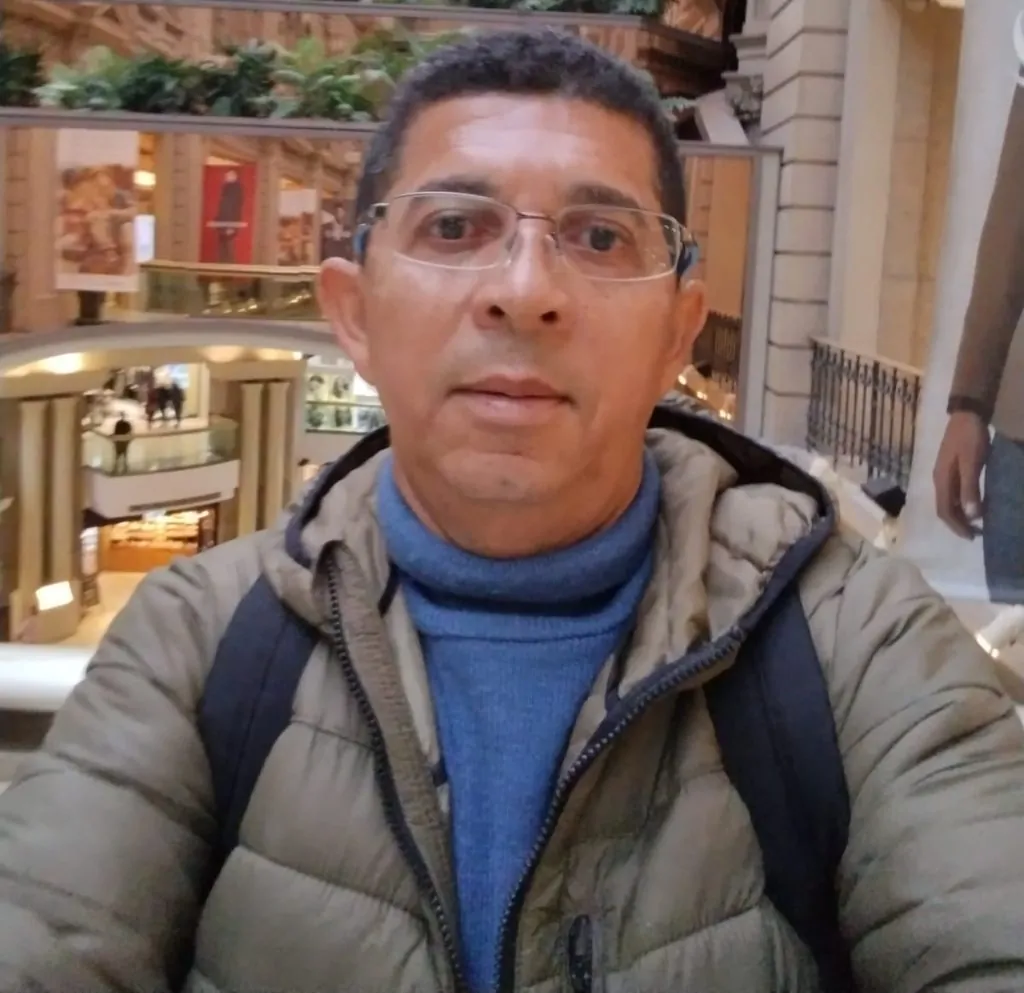 Poeta e compositor Walmir Almeida, transformou Geopolítica em Música com a canção "Paranóia Global" 2 Foto Walmir